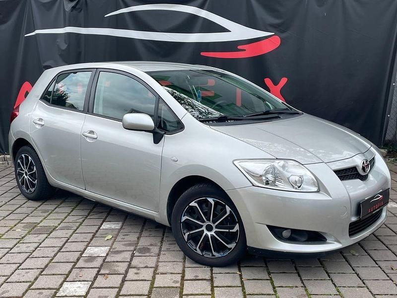 Silber Gebraucht 2008 Toyota Auris Team Limousine | 4.900 € (Fairer Preis) - Bild 1/4