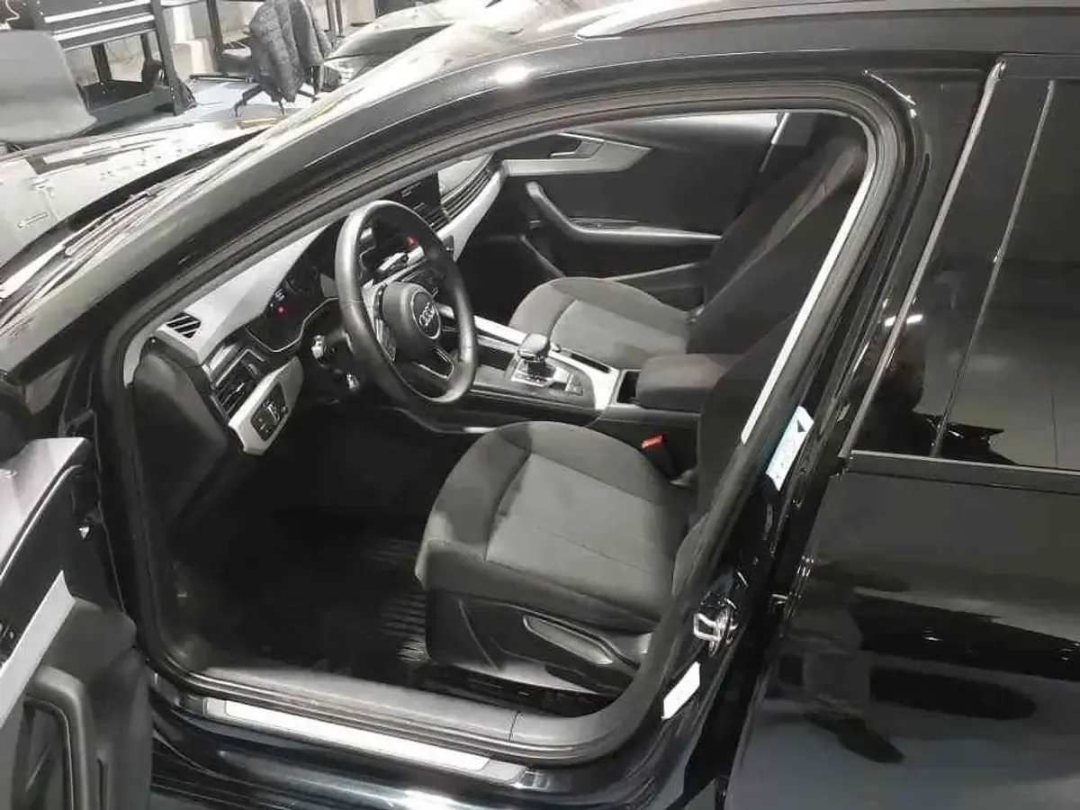 Gebraucht Audi A4 Advanced Plus 150 PS (110 kW) 2023 Schwarz Kombi