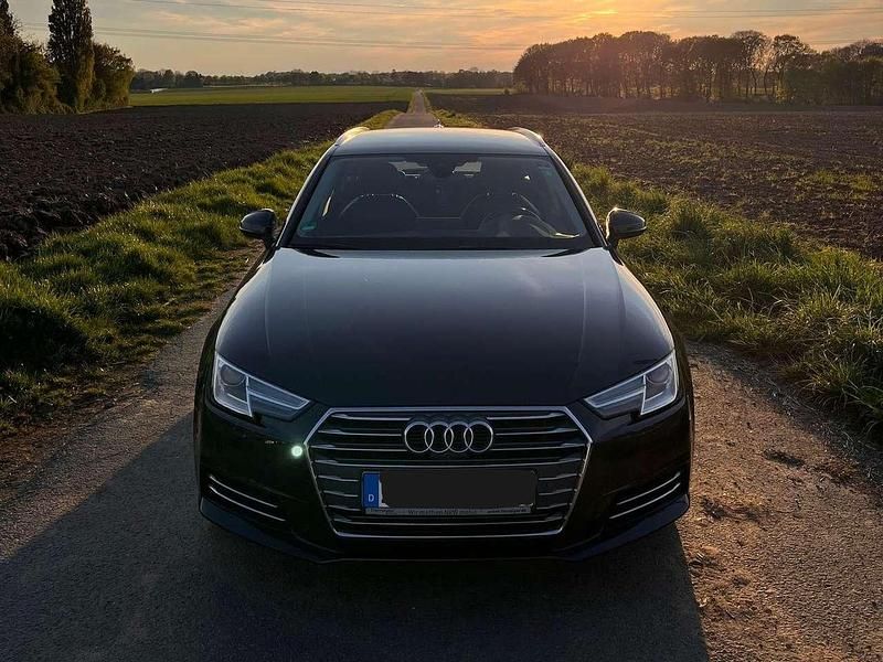 Grau Gebraucht 2017 Audi A4 Design Kombi | 15.990 € (Etwas zu teuer) - Bild 1/4
