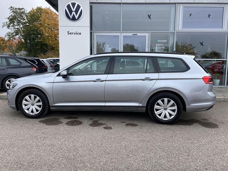 Gebraucht VW Passat 150 PS (110 kW) 2022 Silber Kombi
