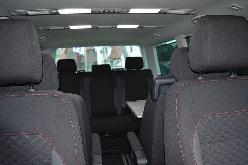 Gebraucht VW Multivan Comfortline 199 PS (146 kW) 2019 Starlight blue Van