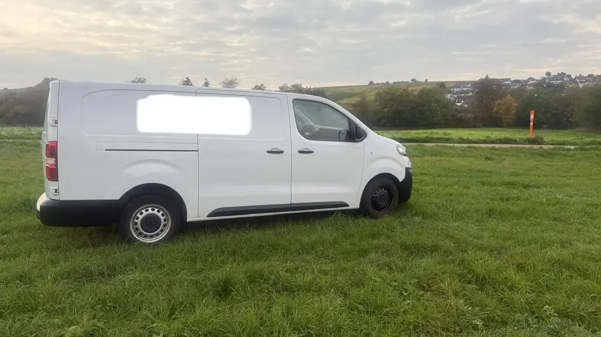 Gebraucht Opel Vivaro 144 PS (105 kW) 2023 Weiß Van / Kleinbus