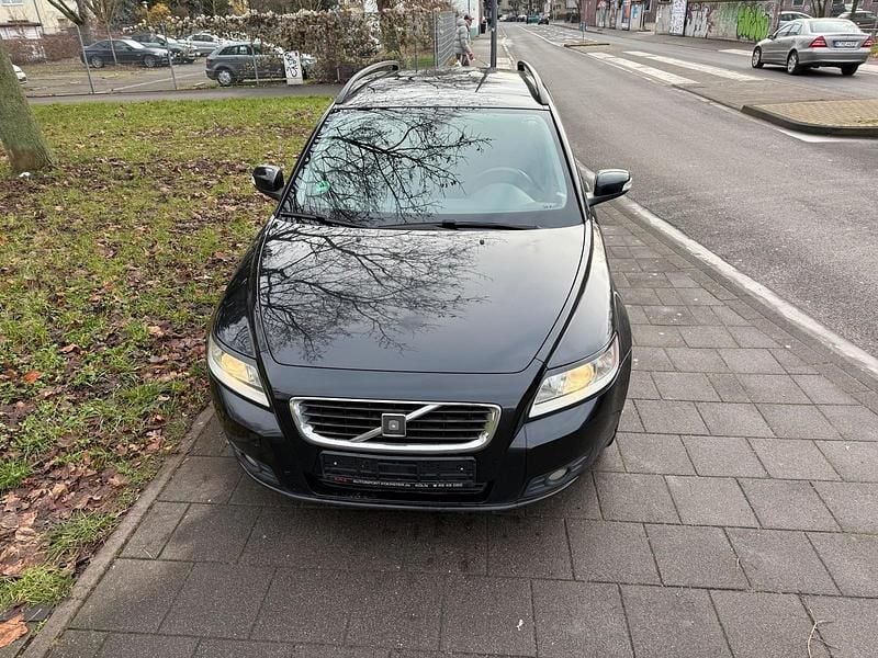 Usado Volvo V50 125 CV (91 kW) 2009 Negro Familiar