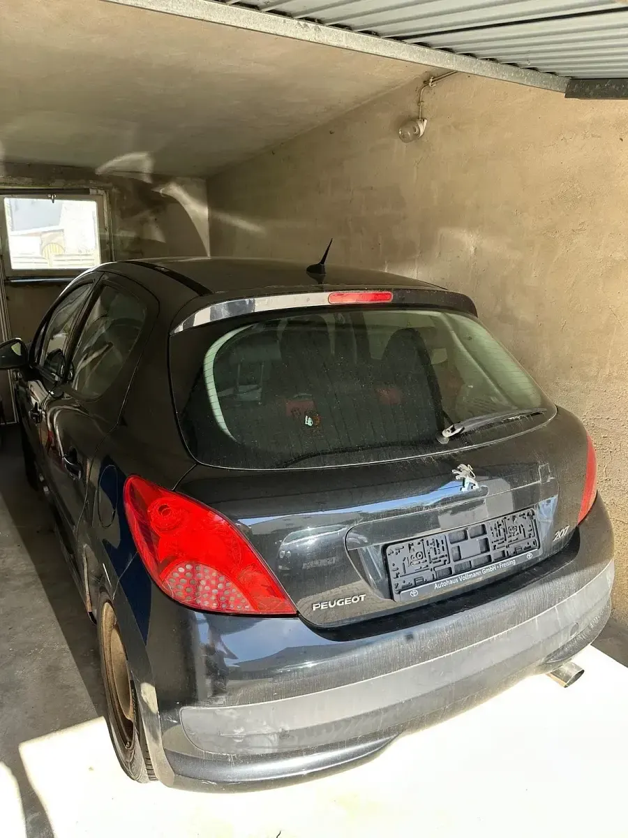 Gebraucht Peugeot 207 95 PS (69 kW) 2009 Schwarz Kleinwagen