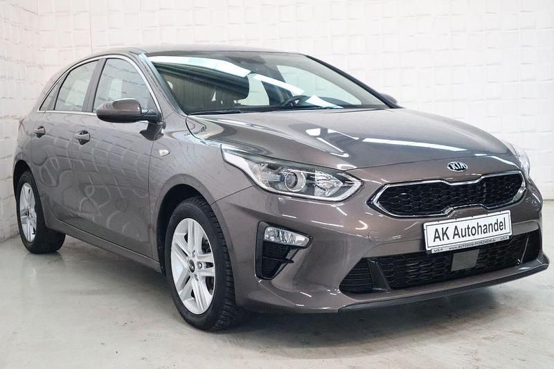 Gebraucht Kia Ceed 136 PS (100 kW) 2021 Braun Kleinwagen
