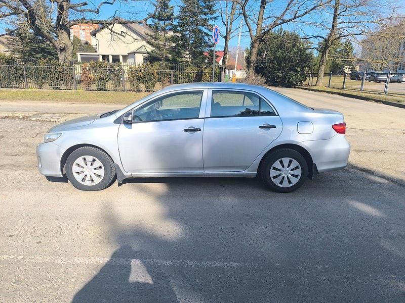 Gebraucht Toyota Corolla 132 PS (97 kW) 2011 Silber Limousine