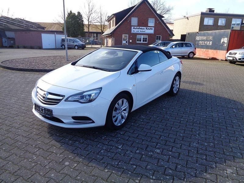 Gebraucht Opel Cascada Edition 140 PS (102 kW) 2017 Weiß Cabrio