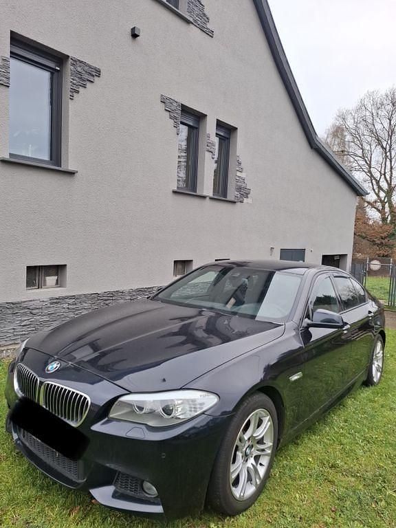 Schwarz Gebraucht 2013 BMW 520 Sport Line Limousine | 9.200 € (Superpreis) - Bild 1/4