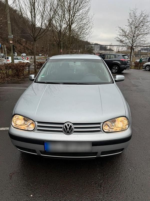 Grau Gebraucht 2003 VW Golf Comfortline Limousine | 3.000 € (Fairer Preis) - Bild 1/4
