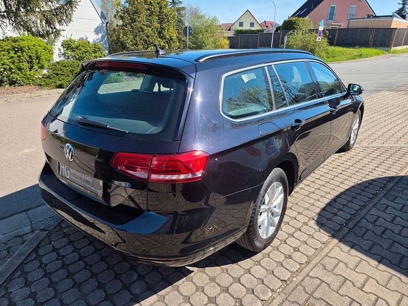 Gebraucht VW Passat Comfortline 150 PS (110 kW) 2017 Schwarz Limousine