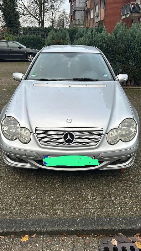 Silber Gebraucht 2005 Mercedes 220 Coupé | 1.500 € (Superpreis) - Bild 1/4