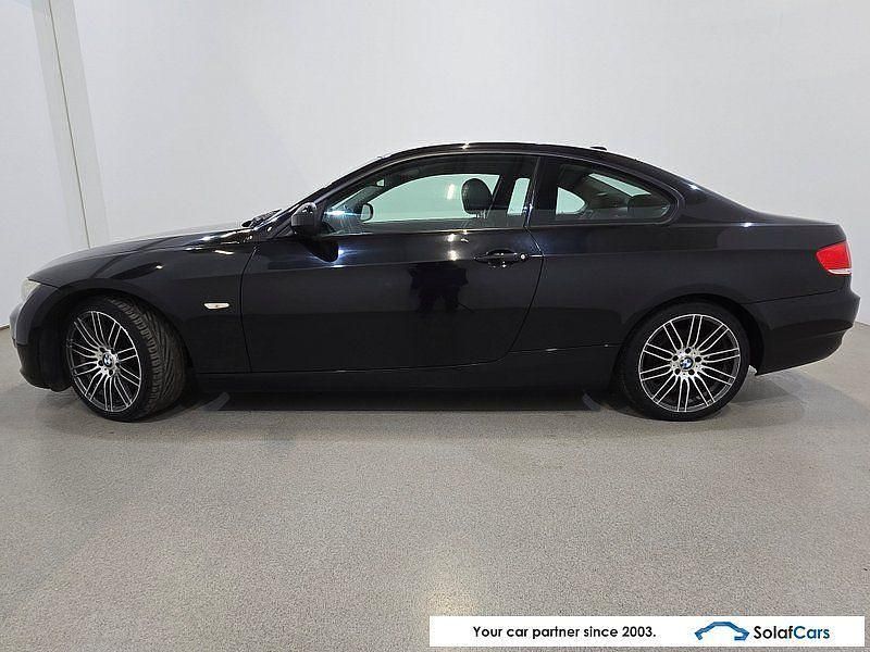 Gebraucht BMW 320 Shadowline 163 PS (119 kW) 2010 Schwarz Coupé