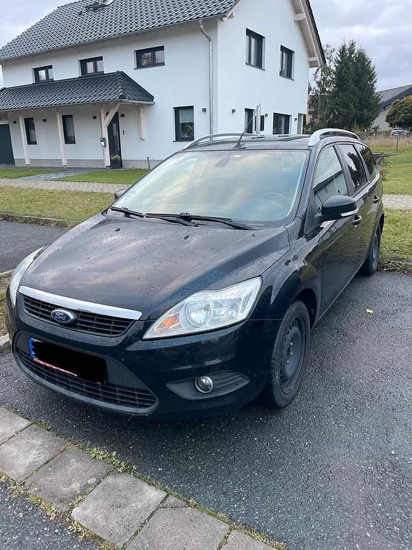 Schwarz Gebraucht 2011 Ford Focus Kombi | 800 € (Superpreis) - Bild 1/4