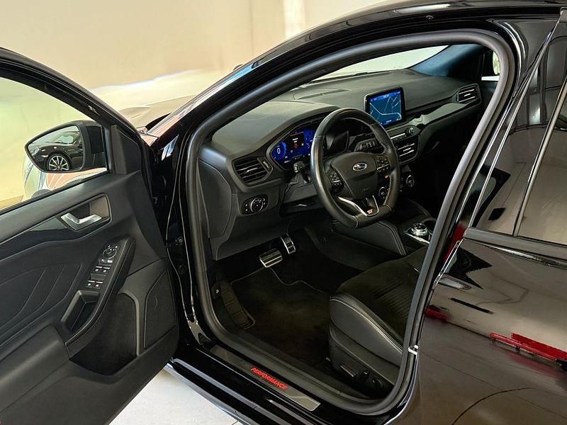 Gebraucht Ford Focus ST 280 PS (205 kW) 2021 Schwarz Limousine