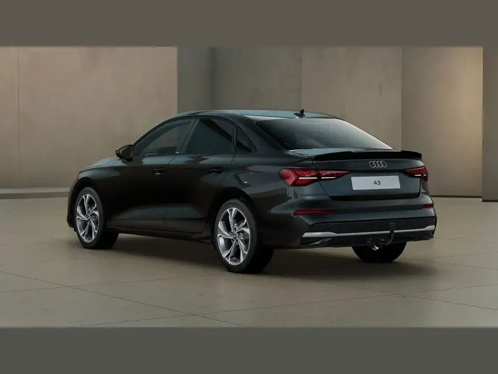 Gebraucht Audi A3 Advanced 116 PS (85 kW) 2025 Schwarz Limousine