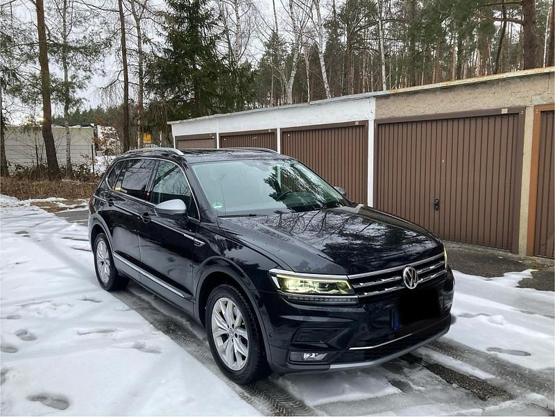 Gebraucht VW Tiguan Allspace Highline 239 PS (175 kW) 2020 Schwarz SUV