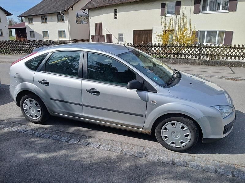 Gebraucht Ford Focus 115 PS (84 kW) 2006 Silber Kleinwagen
