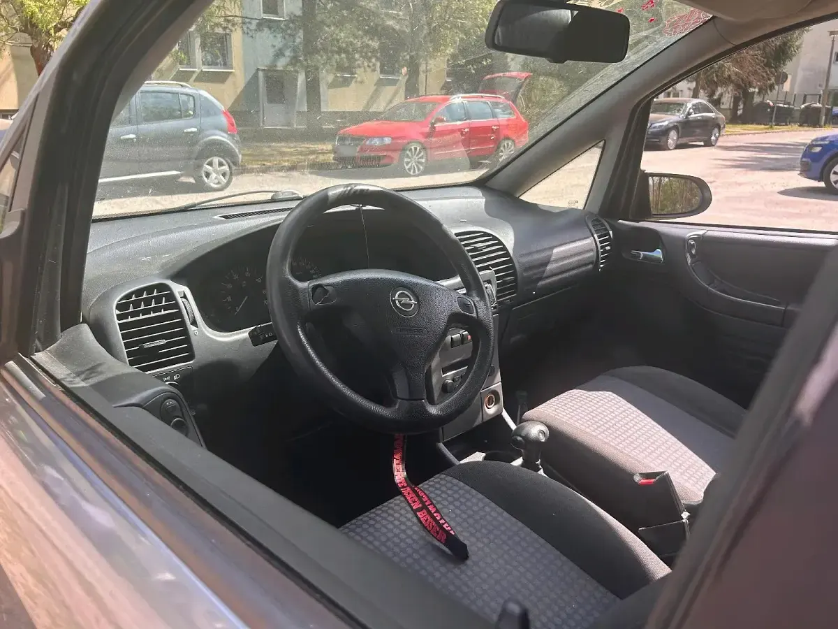 Gebraucht Opel Zafira 147 PS (108 kW) 2004 Silber Van / Kleinbus