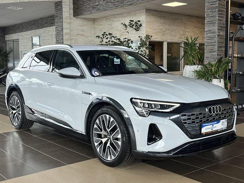Gebraucht Audi Q8 e-tron Advanced 250 kW (340 PS) 2024 Weiß gletscherweiß metallic SUV