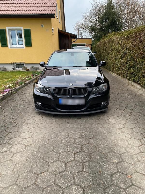 Gebraucht BMW 325 204 PS (150 kW) 2011 Schwarz Kombi