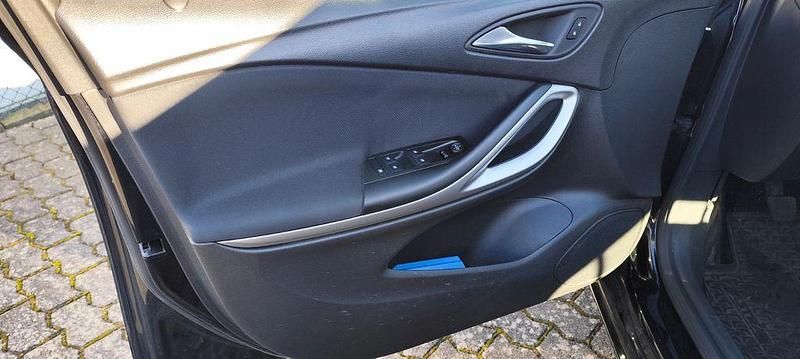 Gebraucht Opel Astra Edition 136 PS (100 kW) 2018 Schwarz Kombi