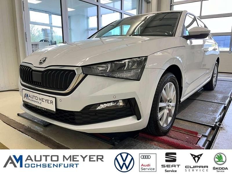 Moonweiß metallic Gebraucht 2021 Skoda Scala Ambition Kleinwagen | 15.870 € (Guter Preis) - Bild 1/4