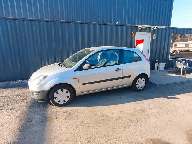 Gebraucht Ford Fiesta 69 PS (50 kW) 2005 Kleinwagen