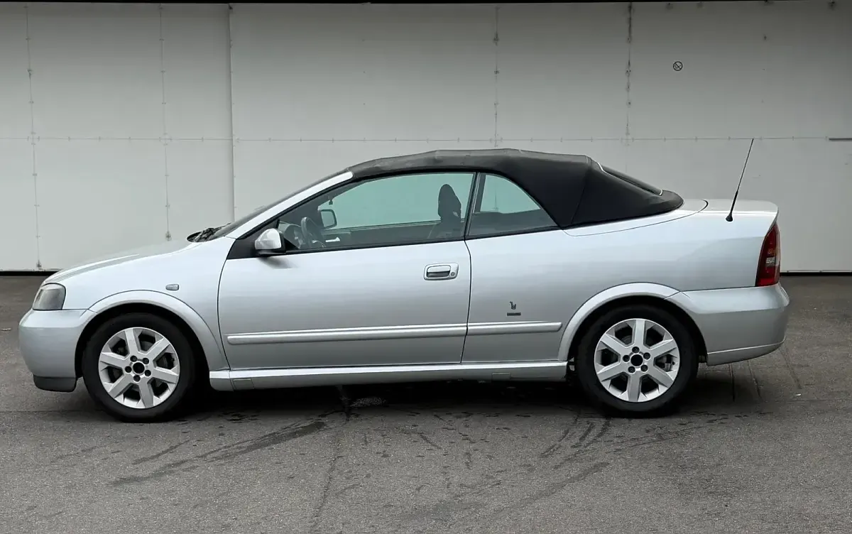 Gebraucht Opel Astra 147 PS (108 kW) 2004 Silber Cabrio