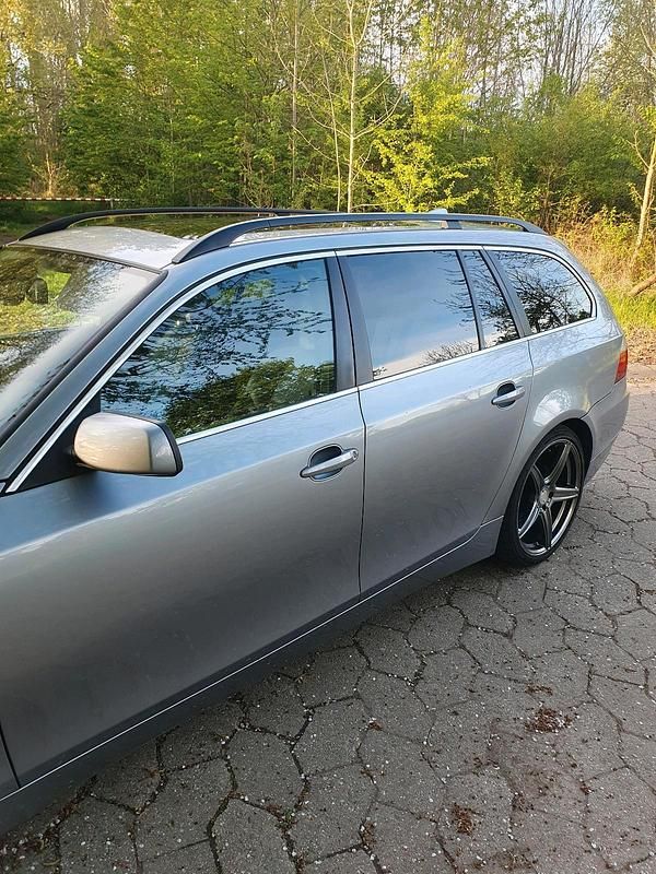 Gebraucht BMW 530 231 PS (169 kW) 2006 Grau Kombi
