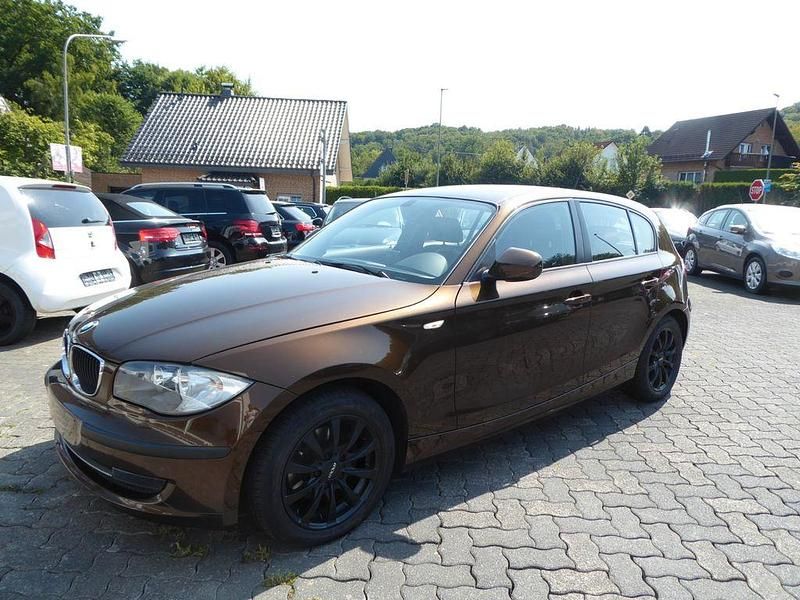 Braun Gebraucht 2011 BMW 116 Kleinwagen | 6.000 € (Fairer Preis) - Bild 1/4