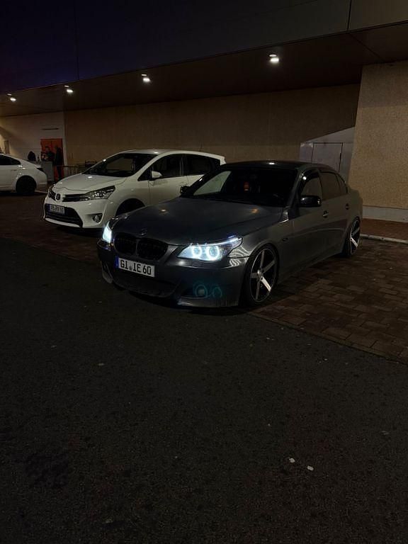 Grau Gebraucht 2005 BMW 530 Limousine | 4.300 € (Fairer Preis) - Bild 1/3