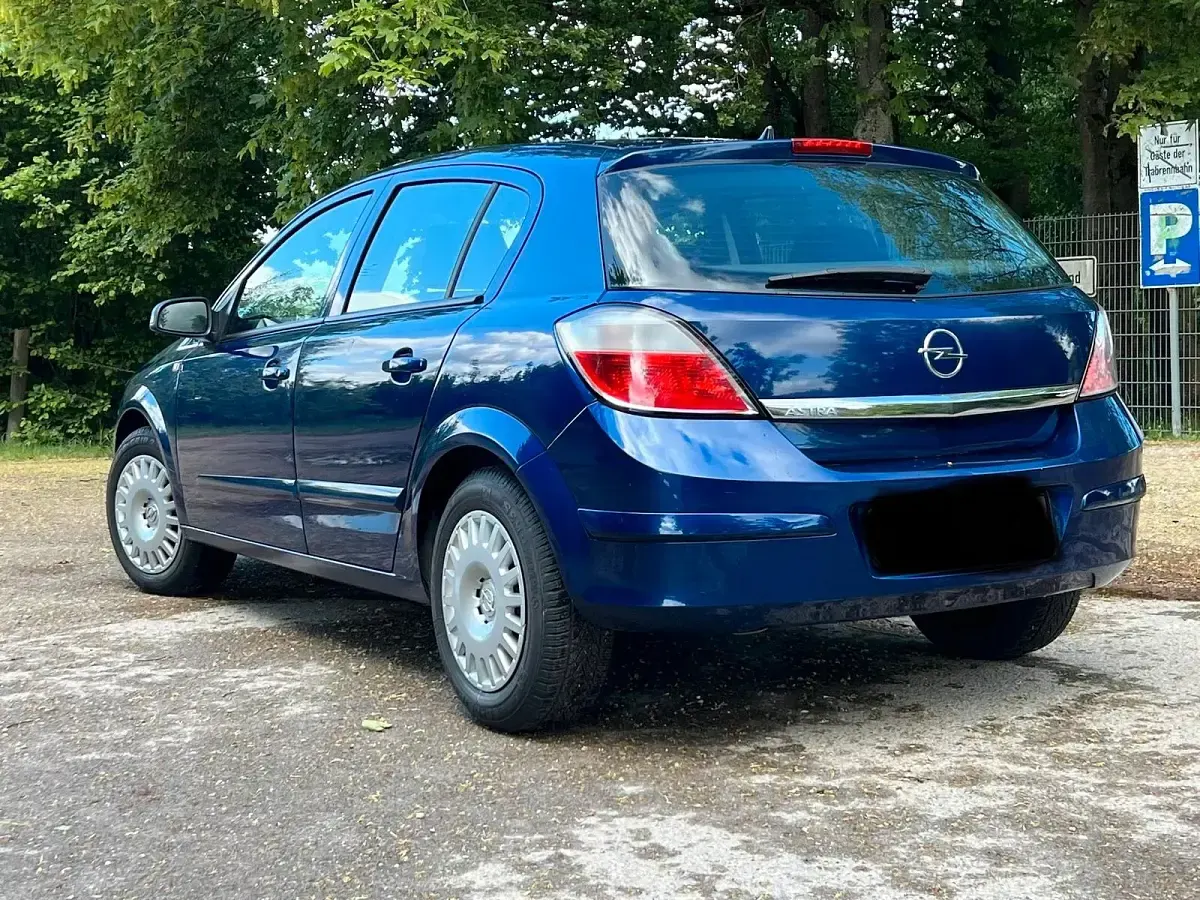 Gebraucht Opel Astra 90 PS (66 kW) 2005 Blau Limousine
