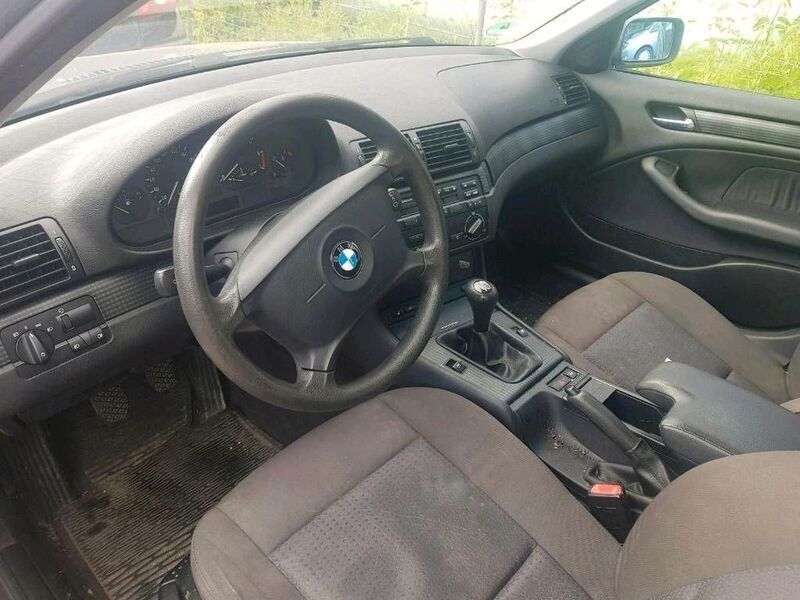 Gebraucht BMW 318 143 PS (105 kW) 2002 Blau Kombi