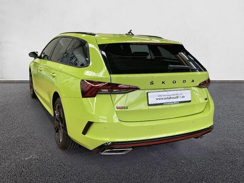 Second-hand Skoda Octavia RS 245 CP (180 kW) 2023 Verde Break