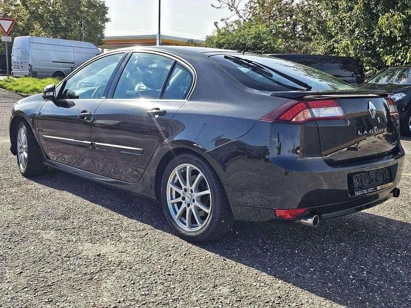 Gebraucht Renault Laguna III Expression 150 PS (110 kW) 2011 Schwarz Kleinwagen