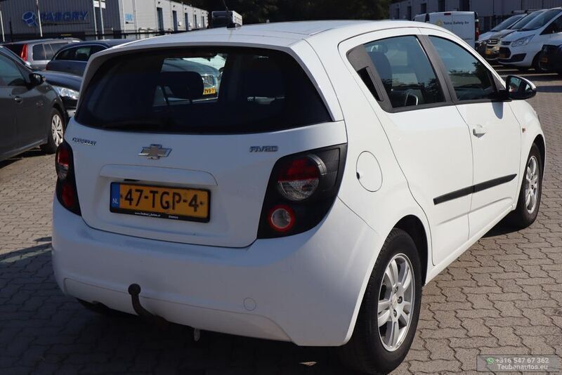 Gebraucht Chevrolet Aveo LT 86 PS (63 kW) 2012 Weiß Limousine