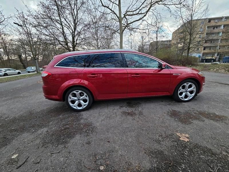 Gebraucht Ford Mondeo Titanium 200 PS (147 kW) 2013 Rot Kombi