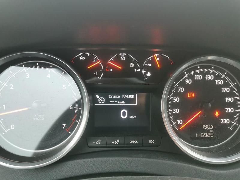 Gebraucht Peugeot 508 SW Allure 165 PS (121 kW) 2015 Weiß Kombi