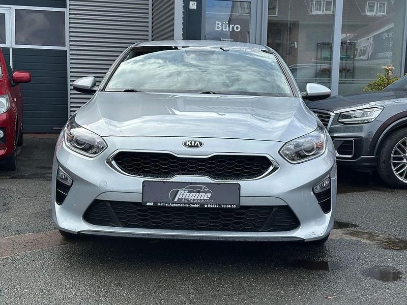 Gebraucht Kia Ceed Attract 99 PS (72 kW) 2019 Grau Kleinwagen