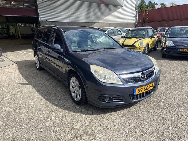 Grau Gebraucht 2008 Opel Vectra Executive Kombi | 1.190 € (Guter Preis) - Bild 1/4