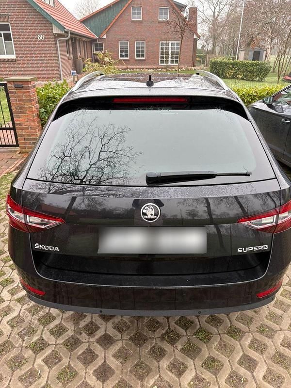 Gebraucht Skoda Superb Style 150 PS (110 kW) 2018 Schwarz Kombi