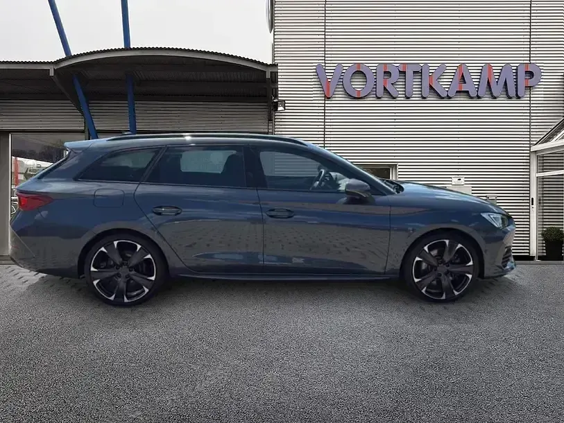 Gebraucht Cupra Leon VZ 245 PS (180 kW) 2023 Magnetic tech (grau) Kombi