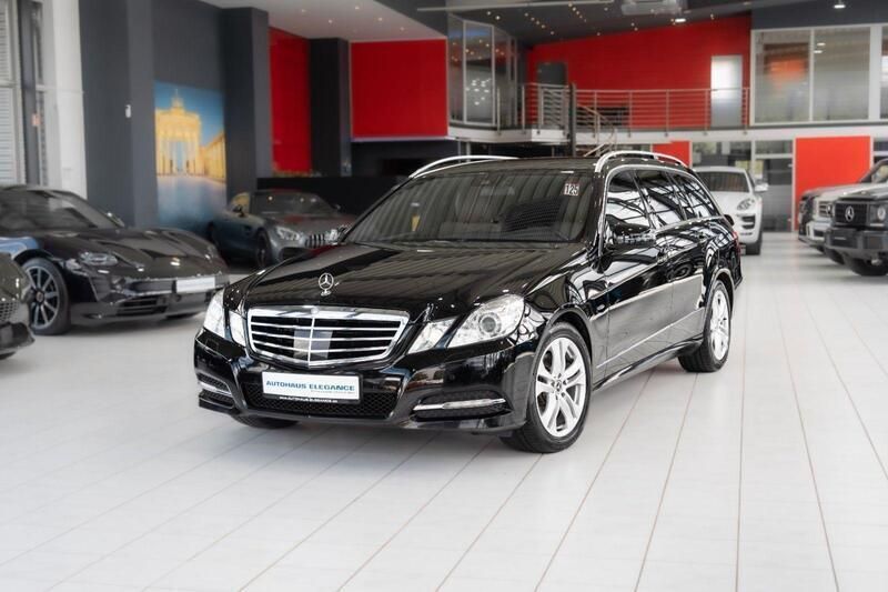 Schwarz unilack Gebraucht 2011 Mercedes E350 Avantgarde Kombi | 9.780 € (Guter Preis) - Bild 1/4