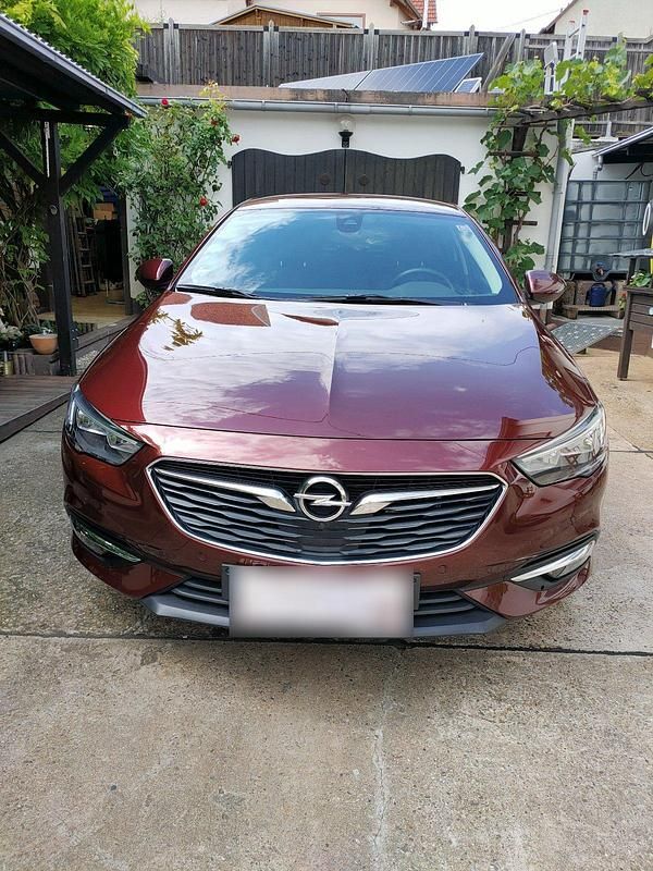 Gebraucht Opel Insignia Dynamic 165 PS (121 kW) 2018 Andere farben Limousine