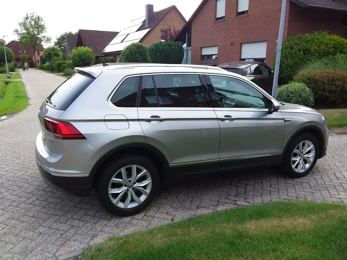 Gebraucht VW Tiguan Highline 150 PS (110 kW) 2017 Silber SUV