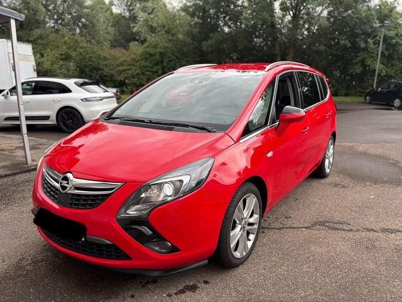 Rot Gebraucht 2013 Opel Zafira Tourer Innovation Van / Kleinbus | 4.999 € (Fairer Preis) - Bild 1/4