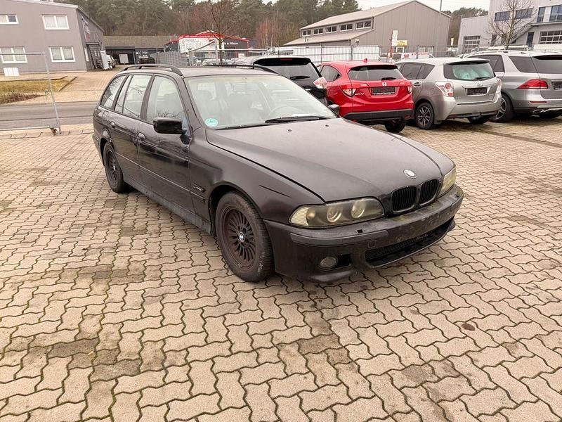 Gebraucht BMW 520 Sport Line 170 PS (125 kW) 2002 Schwarz Kombi