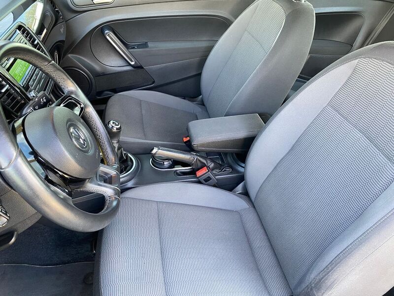 Gebraucht VW Beetle Basis 105 PS (77 kW) 2013 Deep black perleffekt Kleinwagen