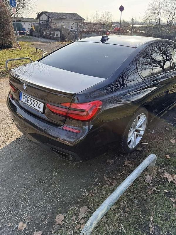 Gebraucht BMW 750 400 PS (294 kW) 2017 Schwarz Limousine