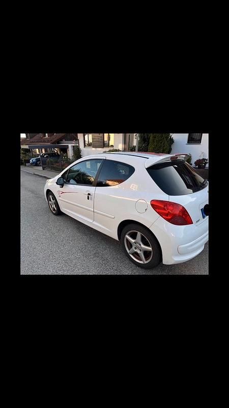 Gebraucht Peugeot 207 156 PS (114 kW) 2009 Weiß Coupé
